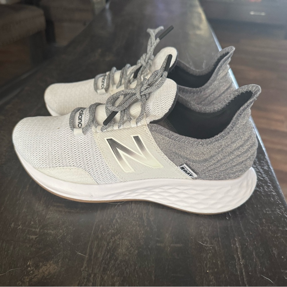New Balance athletic shoes, barely worn!
